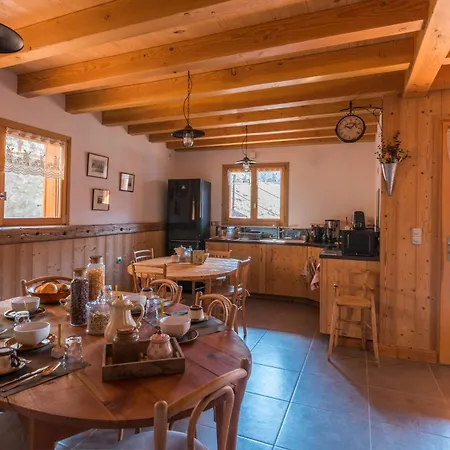 Chantemerle 1741-chambres D'hotes Chalet *